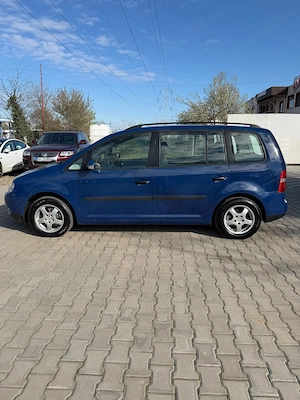 Volkswagen Touran - imagine 3