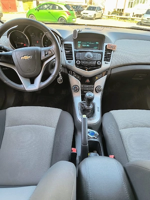 Chevrolet Cruze LS 2010 - imagine 8