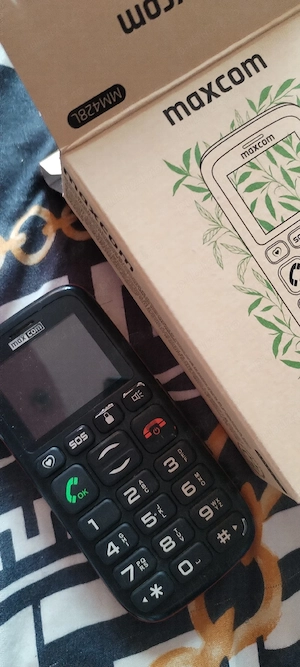 Telefon cu butoane pentru seniori