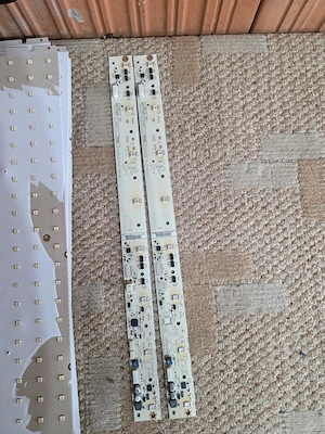 Dezmembrez tv Philips 42pfl9803h