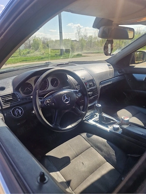 vand mercedes c 200 2.2 dizel anul 2008  - imagine 2