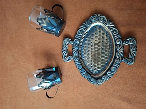 Set vechi decorativ din metal, turcesc pentru a servi cafea sau ceai - imagine 2