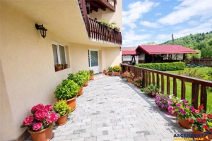 FILM  3D! Pensiune in decor de poveste, loc de istorie si legenda, Moieciu de Jos, Bran - imagine 9