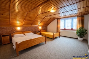 FILM  3D! Pensiune in decor de poveste, loc de istorie si legenda, Moieciu de Jos, Bran - imagine 2