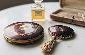 Set vintage damă: Pudrieră și Oglindă grena auriu