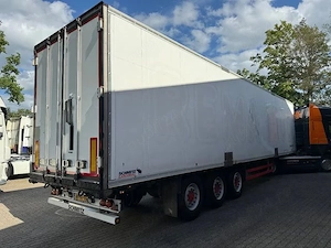 Agajez muncitor garaj intretinere parc