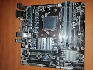 Combo Placă Bază Gigabyte AM3+ (USB 3.0) + Placă Video Gigabyte gt 710 HDMI (Silent)