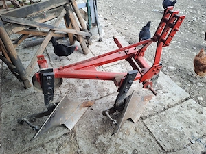 Plug agricol cu 2 trupite pentru tractor UTB 445 - imagine 2