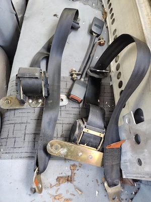 Centuri fata Dacia 1310, 1300