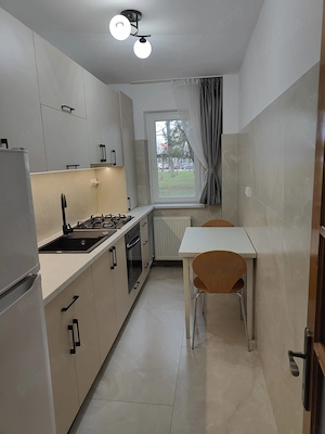 Inchiriez Apartament 3 Camere Central 