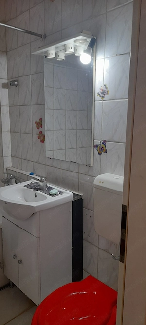 vand apartament 3 camere pret bun!