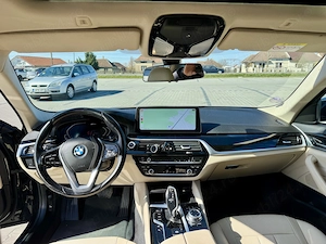 BMW 520e Plug in Hybrid  - imagine 12