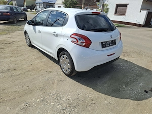 Peugeot 208 1.0i an 2015 - imagine 4