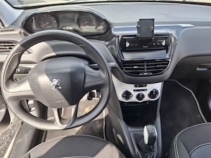 Peugeot 208 1.0i an 2015 - imagine 8