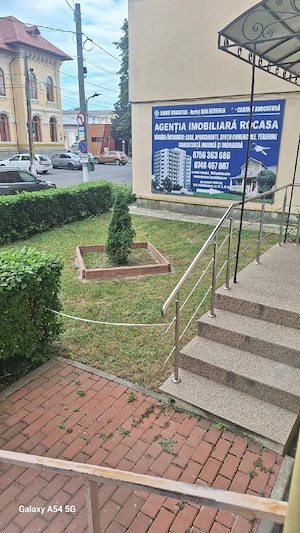 Ofer spre chirie Ap 2 cam ,dec et 1 Smirodava  ,200 Euro   luna 