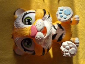 Set tigru de jucarie si o bentita cu pietre colorate - imagine 2