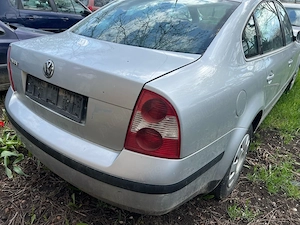 dezmembrez 1.6 benzina