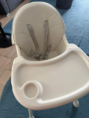 scaun hranire bebeluș 