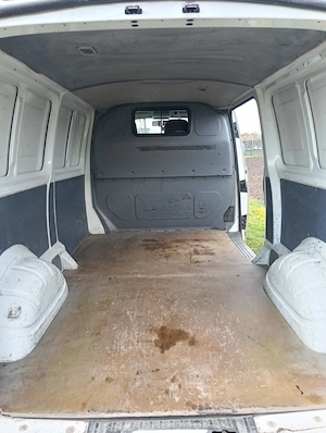 Volskwagen T5 Transporter LWB (ampatament lung) 1.9 TDI - imagine 6