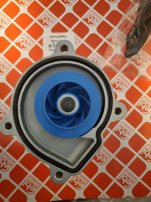 VW Passat B6 kit distributie pe lant si pompa de apa - imagine 4