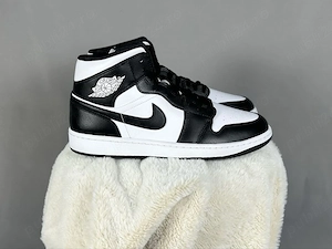 Pantofi Sport Air Jordan 1 Mid Panda - Alb Negru Clasic- 100% original