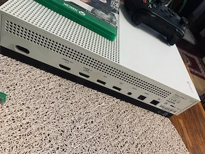 Vând Xbox One s 512 Gb 1 Controller + 2 jocuri - imagine 2