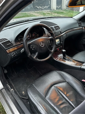Mercedes e220 - imagine 5