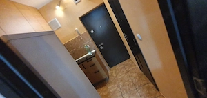 Ofer spre închiriere garsoniera Burdujeni . 