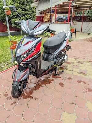 Scuter electric limitat la 25 km h se conduce fără permis  - imagine 3