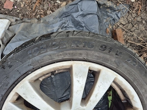 Vând set complet jante originale Mercedes pe 16 cu anvelope vară in stare bună.  - imagine 3