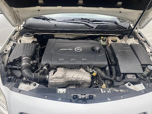 vand opel insignia motor 2.0 an 2010 - imagine 2