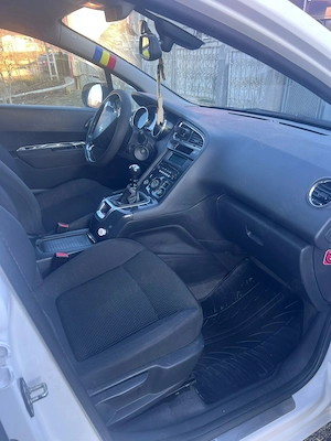 Vand peugeout 5008 cu 7 locuri - imagine 2