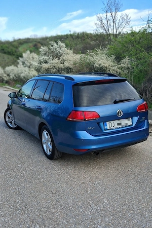 Volkswagen Golf 1.6 TDI DPF BlueMotion Technology Highline - imagine 8