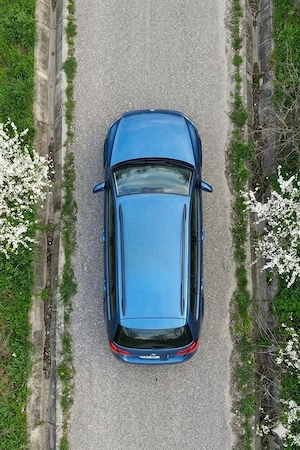 Volkswagen Golf 1.6 TDI DPF BlueMotion Technology Highline - imagine 5