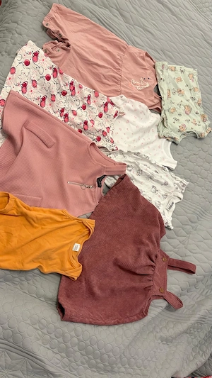 Vand hainute pentru fetita, marimea 86, 12-18 luni