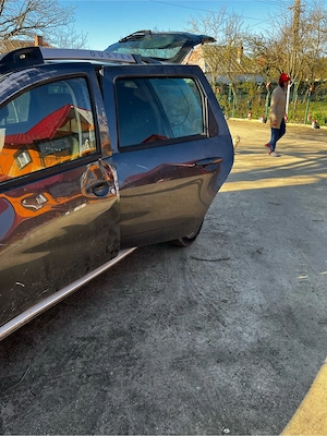 Dezmembrez duster 2015 - imagine 5