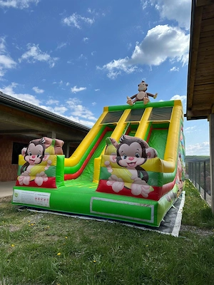 Închiriez topogan gonflabil cu 2 pante de coborâre*asigur transport și montaj !