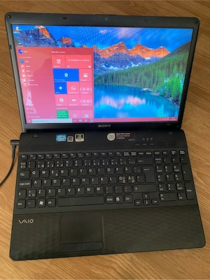 Laptop Sony Vaio intel core i5,Display 15,6 led,Windows 10 Pro,4gb ram ddr3,600gb memorie perfect fu