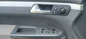 Vw Touran  2.0 BMM 140 cp - imagine 4