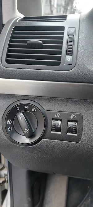 Vw Touran  2.0 BMM 140 cp - imagine 5