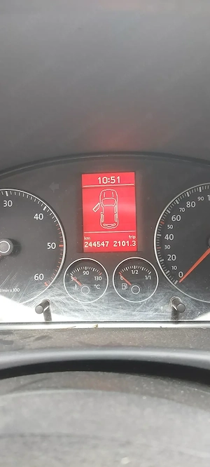 Vw Touran  2.0 BMM 140 cp - imagine 2