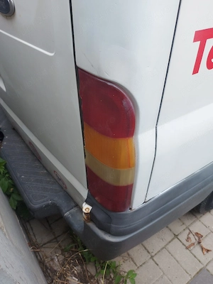 Dezmembrez Ford Transit 2.4 an 2002 - imagine 2