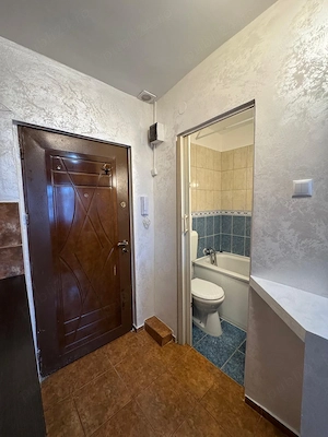 Proprietar vând garsonieră proaspăt renovată complet,poziție foarte bună,mobilata și utilată complet - imagine 7