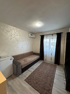 Proprietar vând garsonieră proaspăt renovată complet,poziție foarte bună,mobilata și utilată complet - imagine 4