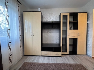 Proprietar vând garsonieră proaspăt renovată complet,poziție foarte bună,mobilata și utilată complet - imagine 3