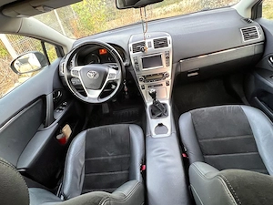 Toyota Avenis Combi T27 - imagine 2