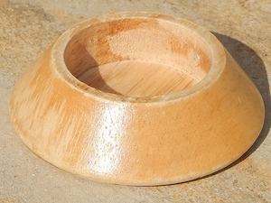 Suport lemn sub forma de trunchi de con