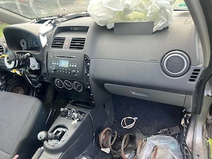 dezmembrez    suzuki sx 4  ( fiat sedici ) - imagine 2