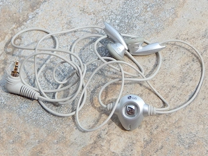 Casti LG originale pt telefon cu ambalaj