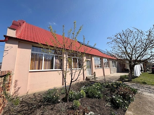 Casa de vânzare cu teren de 40 de arii - imagine 9